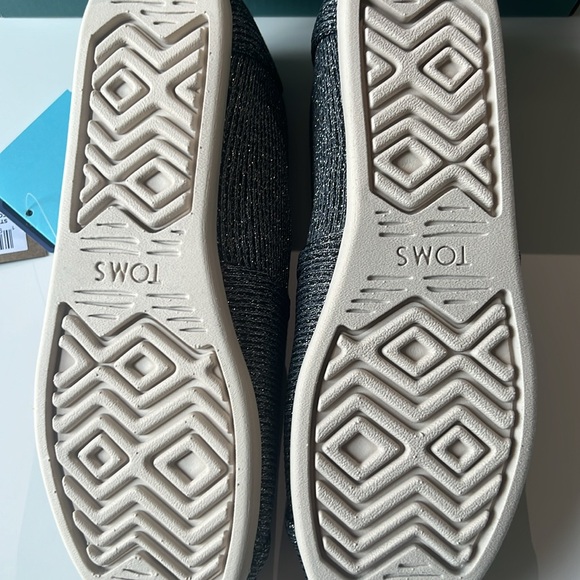 Toms Alpargata shoe…Women’s size 8…NIB - Picture 3 of 4